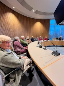 Mitglieder des CDU-Stadtverbands Willebadessen in einem Sitzungssaal des Landtags von Nordrhein-Westfalen